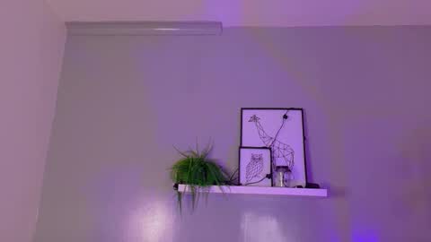 Snapshot of kendalmilleer chatting on September 22, 10:17 am online show from September 22, 10:17 am