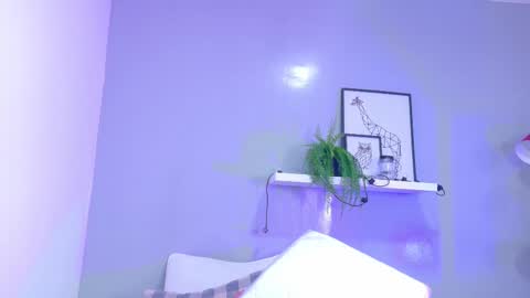 Snapshot of kendalmilleer chatting on October 17, 10:07 am online show from October 17, 10:07 am