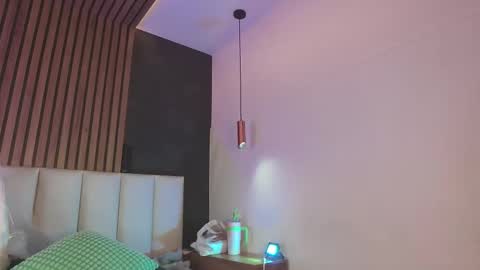 Snapshot of kendalmilleer chatting on November 23, 11:32 am online show from November 23, 11:32 am