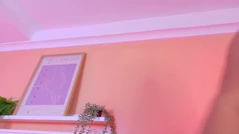 Snapshot of kendalmilleer chatting on November 27, 10:17 am online show from November 27, 10:17 am