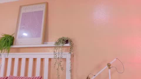   online show from March 4, 9:04 am