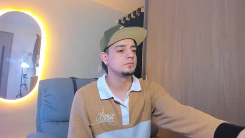 kendel_dimitri online show from January 19, 4:22 am