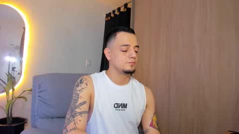 kendel_dimitri online show from February 21, 5:02 am