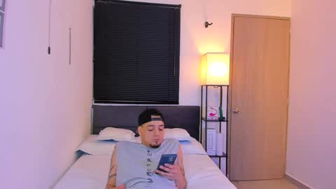 kendel_dimitri online show from March 30, 5:52 am