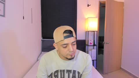 kendel_dimitri online show from April 3, 5:27 am