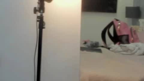 Snapshot of kendra_london chatting on November 8, 11:10 am Kendra London online show from November 8, 11:10 am