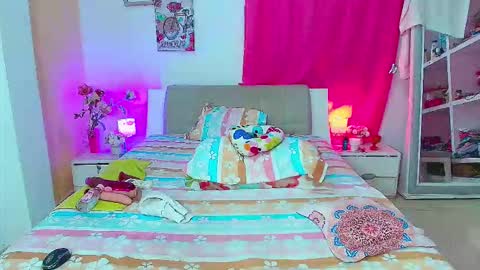 kendra_love31 online show from March 2, 7:15 am