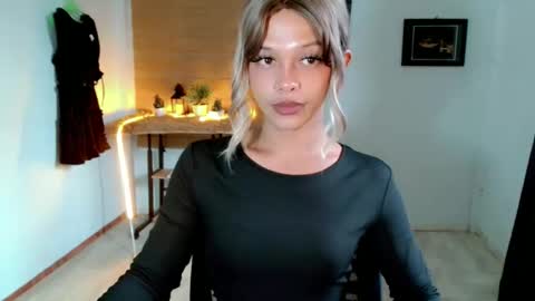 kendra_lunaxx online show from May 19, 8:09 am