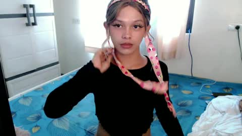 kendra_lunaxx online show from June 17, 7:00 am