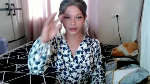 kendra_lunaxx online show from June 29, 8:09 am