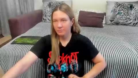Snapshot of kendra_xx_ chatting on June 21, 11:40 pm Kendra online show from June 21, 11:40 pm