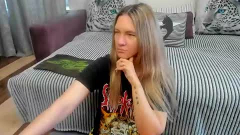 Snapshot of kendra_xx_ chatting on July 17, 12:39 am Kendra online show from July 17, 12:39 am