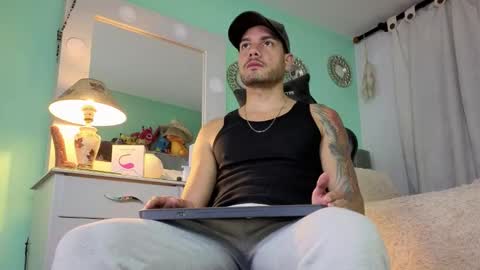 Chriss Morales online show from January 9, 2:03 am