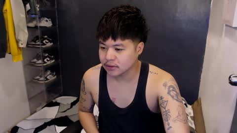 Snapshot of kenhotline911 chatting on February 2, 6:53 pm ken online show from February 2, 6:53 pm