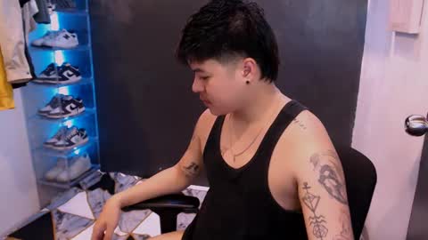 Snapshot of kenhotline911 chatting on February 12, 8:38 am ken online show from February 12, 8:38 am