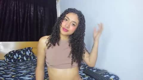 Snapshot of keniia_riizz chatting on November 13, 9:47 pm Kenia online show from November 13, 9:47 pm