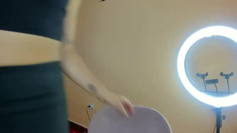 Kenia online show from April 3, 10:41 pm