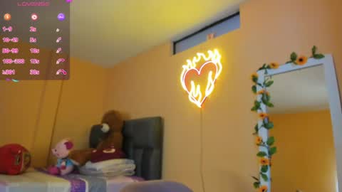Snapshot of keniia_riizz chatting on June 3, 6:46 pm Kenia online show from June 3, 6:46 pm