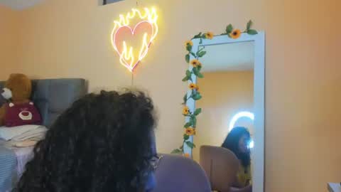 Snapshot of keniia_riizz chatting on June 11, 8:40 pm Kenia online show from June 11, 8:40 pm