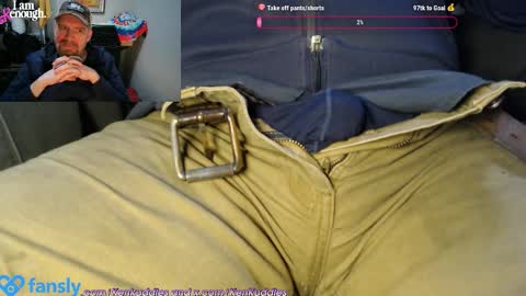 Snapshot of kenkuddles chatting on December 17, 5:04 pm Ken Kuddles online show from December 17, 5:04 pm