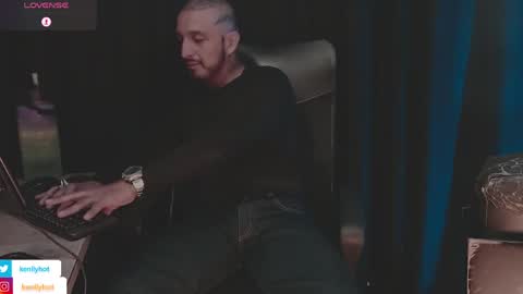 Kenlly online show from April 2, 12:41 am