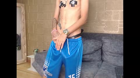 Snapshot of kenn_boy_ chatting on January 21, 2:48 pm kenn_boy_ online show from January 21, 2:48 pm