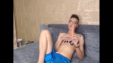 Snapshot of kenn_boy_ chatting on January 21, 8:54 pm kenn_boy_ online show from January 21, 8:54 pm