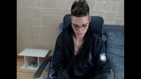 Snapshot of kenn_boy_ chatting on January 22, 6:31 pm kenn_boy_ online show from January 22, 6:31 pm