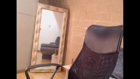 Snapshot of kenn_boy_ chatting on January 25, 2:47 pm kenn_boy_ online show from January 25, 2:47 pm