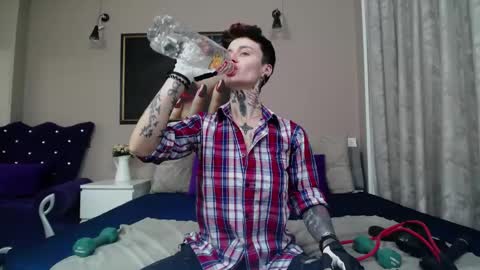 kennyvibe online show from April 18, 3:27 pm