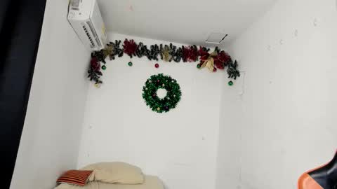 Snapshot of kenshi_roa chatting on February 7, 7:17 pm kenshi_roa online show from February 7, 7:17 pm