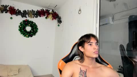 Snapshot of kenshi_roa chatting on February 13, 10:17 pm kenshi_roa online show from February 13, 10:17 pm