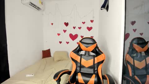 Snapshot of kenshi_roa chatting on February 18, 4:25 pm kenshi_roa online show from February 18, 4:25 pm