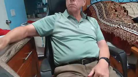 Snapshot of kent_ham chatting on May 21, 11:45 pm kent_ham online show from May 21, 11:45 pm