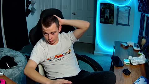 Snapshot of kentuckydrake chatting on January 15, 3:22 am Drake online show from January 15, 3:22 am