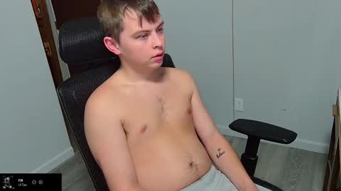 Snapshot of kentuckydrake chatting on November 7, 1:16 am Drake online show from November 7, 1:16 am