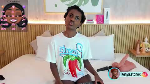 Snapshot of kenya_stone_ chatting on December 1, 7:41 pm kenya online show from December 1, 7:41 pm