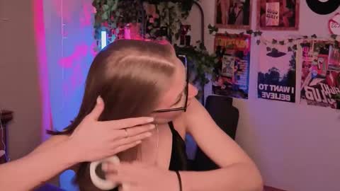 Lisa online show from January 9, 9:01 am