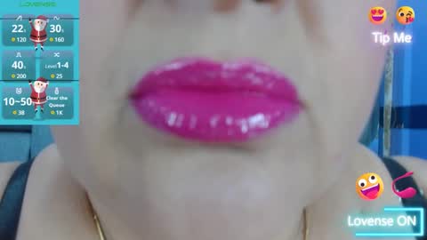 Snapshot of kerly_doll chatting on December 16, 6:05 pm K E R L Y online show from December 16, 6:05 pm