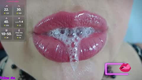 Snapshot of kerly_doll chatting on October 3, 12:13 pm K E R L Y online show from October 3, 12:13 pm