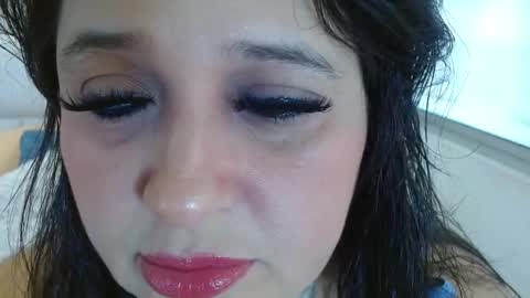 Snapshot of kerly_doll chatting on December 3, 12:47 pm K E R L Y online show from December 3, 12:47 pm