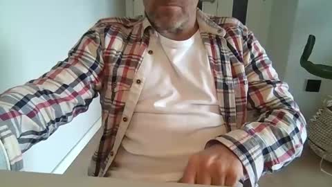 Anton online show from April 2, 3:09 pm