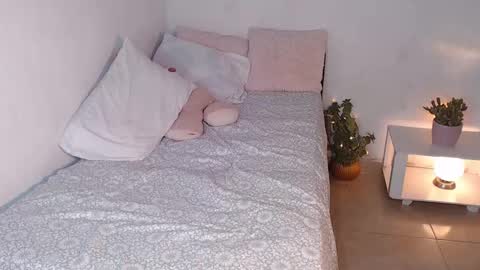 Mia  online show from December 14, 8:18 pm