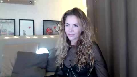 kessiecage online show from December 13, 9:41 pm