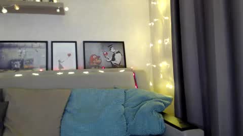 kessiecage online show from December 22, 8:03 pm