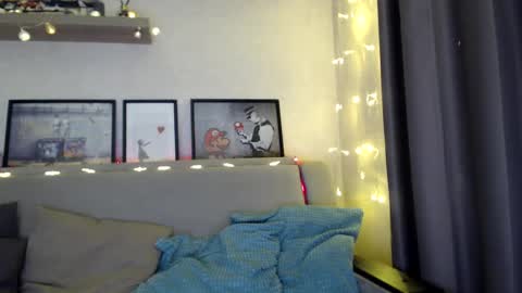 kessiecage online show from December 22, 11:09 pm