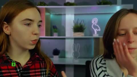 keuli_li online show from February 2, 12:59 pm