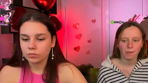 keuli_li online show from February 12, 6:41 am