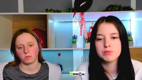 keuli_li online show from February 19, 7:54 pm