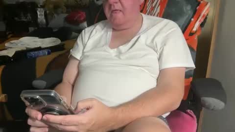 Snapshot of kev92569 chatting on January 12, 1:21 am kev92569 online show from January 12, 1:21 am